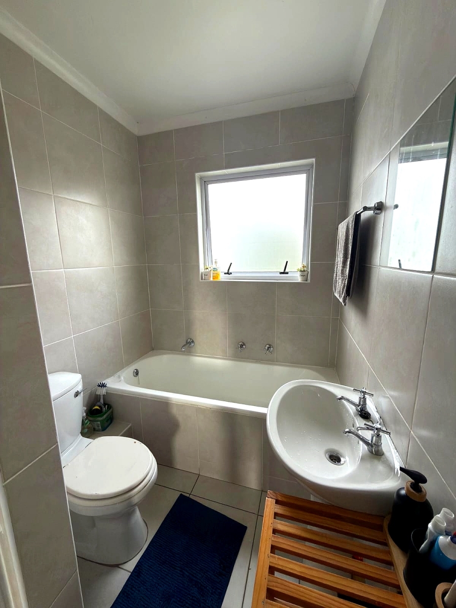 To Let 2 Bedroom Property for Rent in West Beach Western Cape